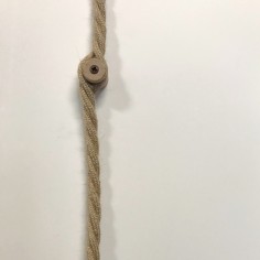 Isolator aus lackierbarem Holz 2
