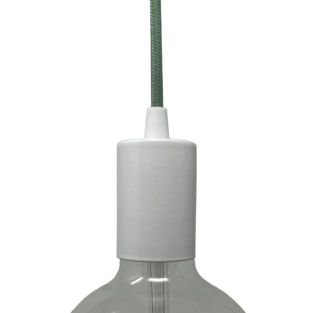 Douilles en métal blanc