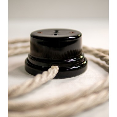 Toma eléctrica de porcelana