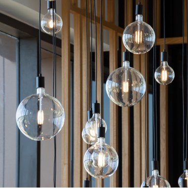 SERRE-CÂBLE CYLINDRIQUE EN PLASTIQUE NOIR