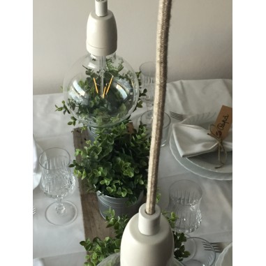 SERRE-CÂBLE CYLINDRIQUE EN METAL BLANC