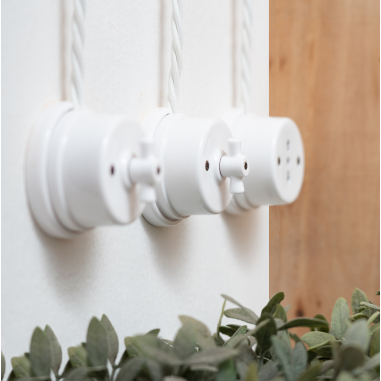Presa bipasso in porcellana - Accessori illuminazione in porcellana