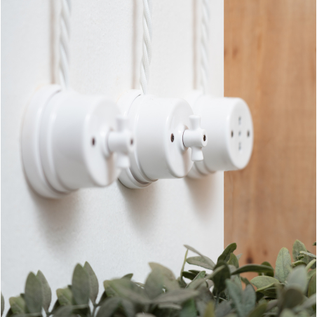 Presa bipasso in porcellana - Accessori illuminazione in porcellana