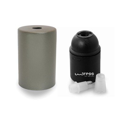 Douilles en métal gris fer