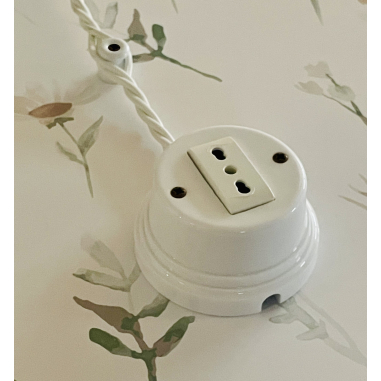 Prise en porcelaine blanche - éclairage vintage