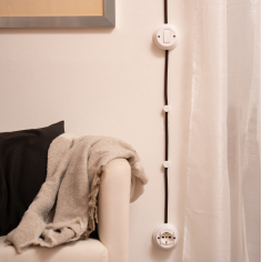 Interruptores y enchufes vintage en porcelana blanca 2