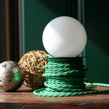 Câble électrique torsadé gainé de tissu vert