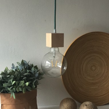 Rundes, farbiges textilummanteltes Elektrokabel aus Rohgarn in Salbei